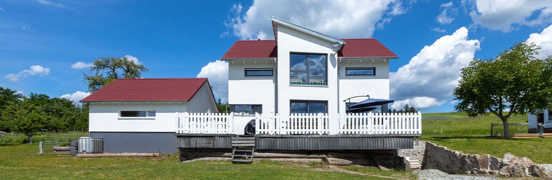 U250-Einfamilienhaus-mit-asymmetrischem-querbau-header